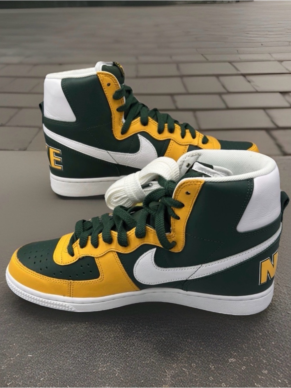 Nike Men’s Terminator High "Seattle Supersonics" sneakers. New. No Tags